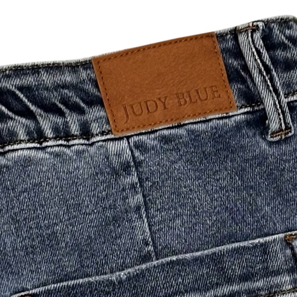 JUDY BLUE - THE JOGGER - SIZE 11/30 - MEDIUM WASH - GOOD CONDITION - B18 - Picture 10 of 12